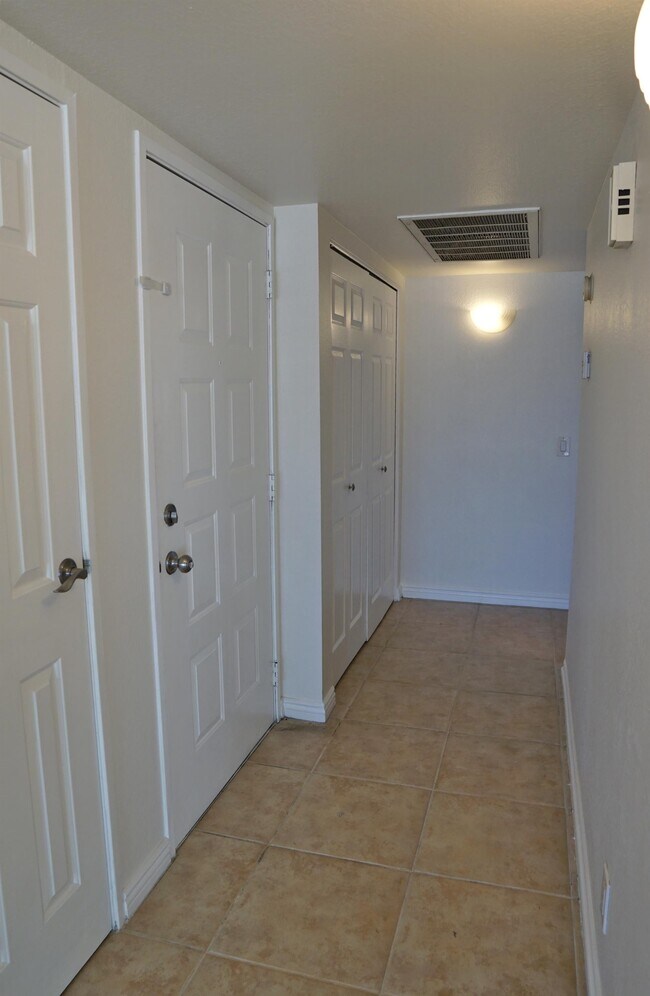 Building Photo - 43376 Cook St