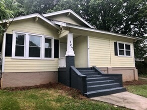 Building Photo - Move-in Ready!