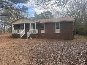 Building Photo - Charming 3 Bedroom Home