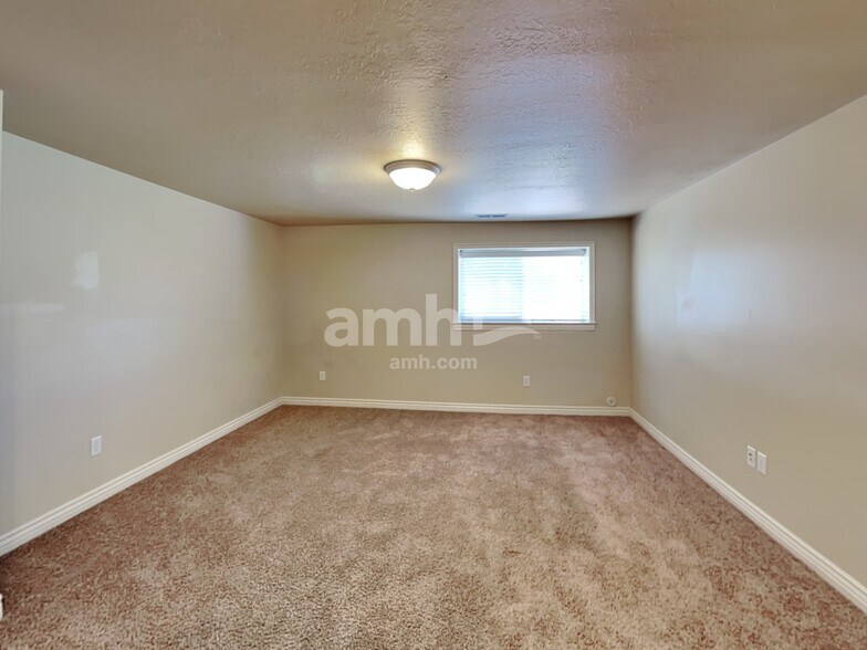 Building Photo - 182 S 1125 W