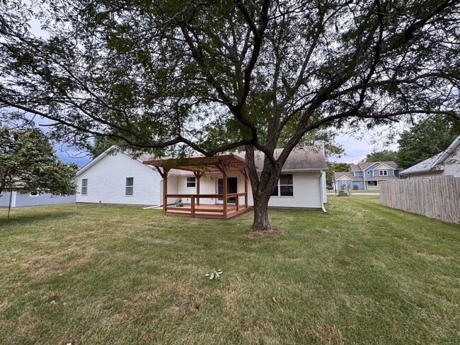 Building Photo - 2120 Limerick Ln