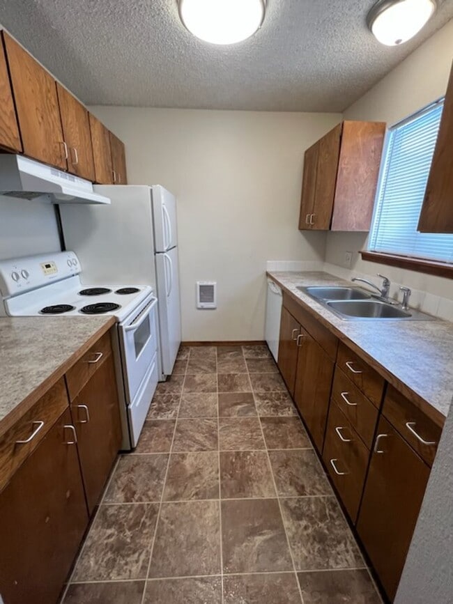 Building Photo - 310 N Georgia Ave