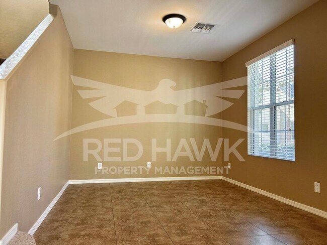 Building Photo - 850 S Henry Ln