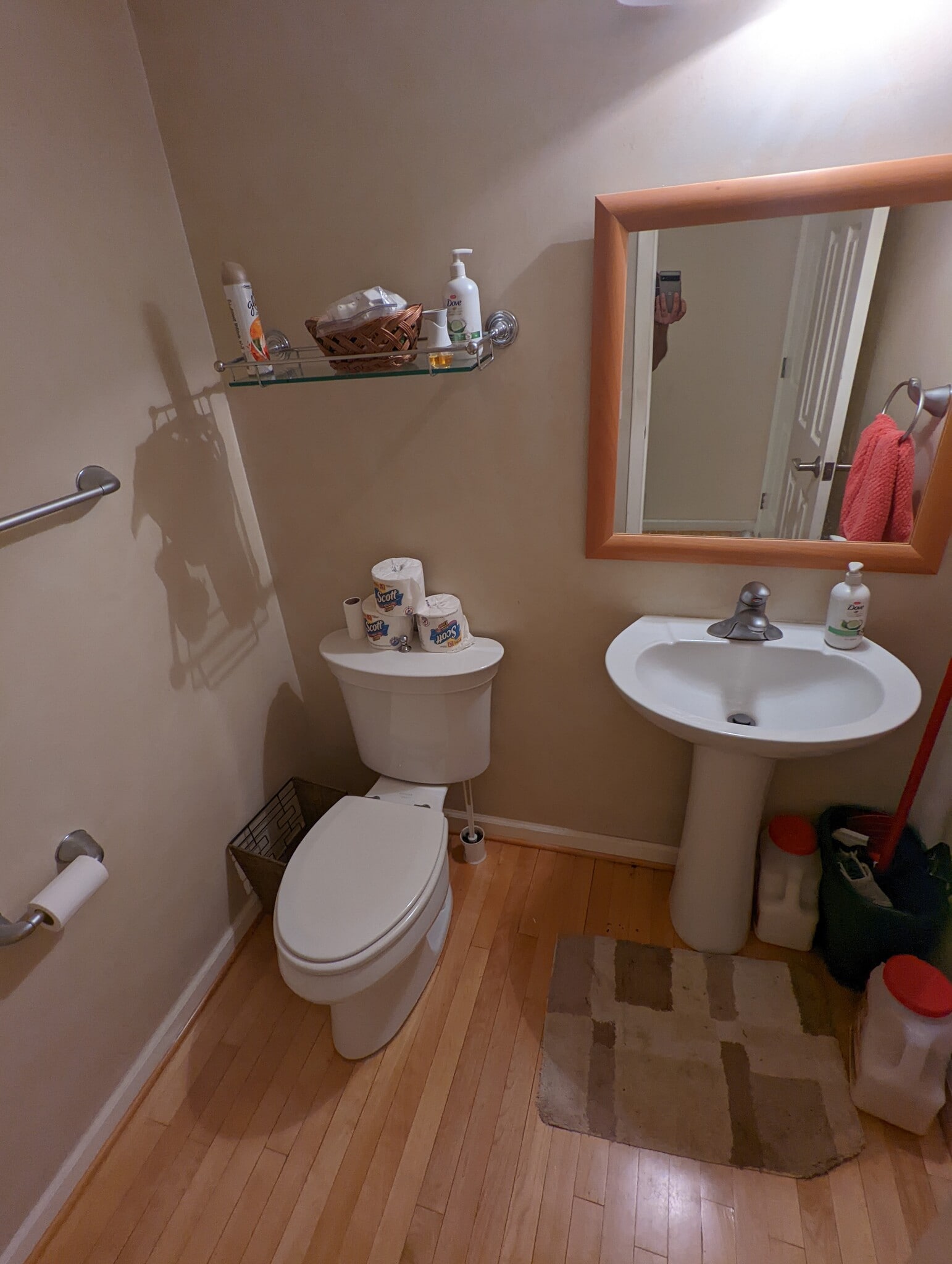Powder room - 539 French Rd