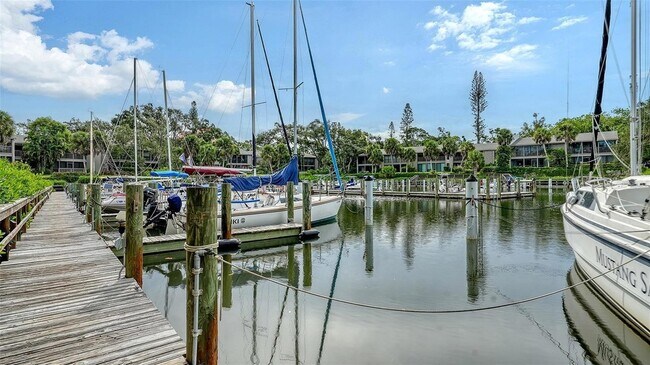 Building Photo - 1520 Pelican Point Dr