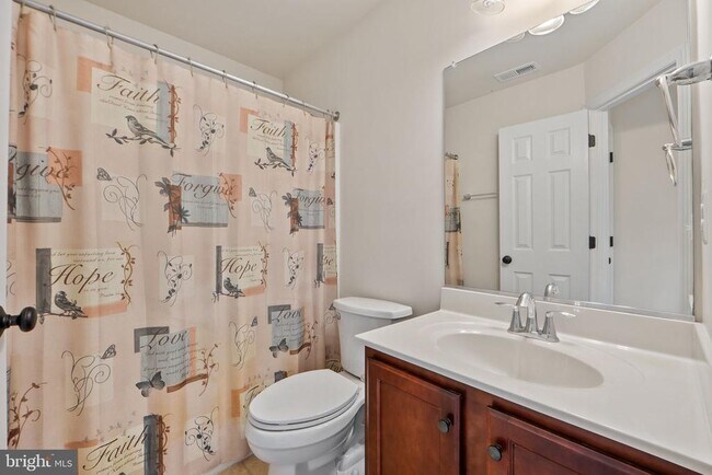 Building Photo - 2210 Mallard Landing Dr