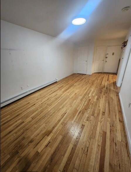 Building Photo - 92-35 53rd Ave