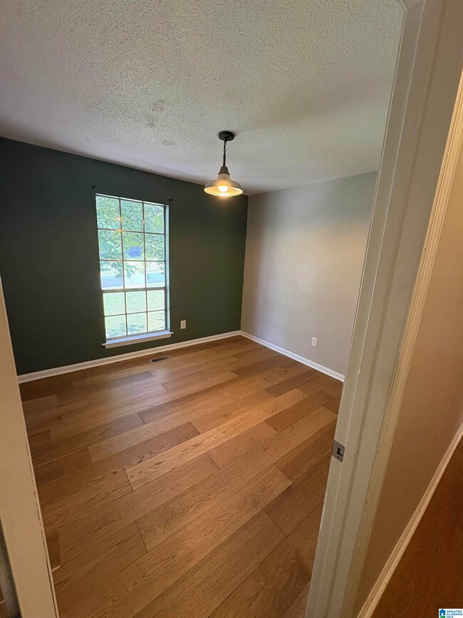 Building Photo - 324 Willow Glen Ct