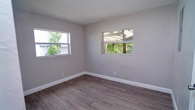 Building Photo - 5908 NW 81st Ave