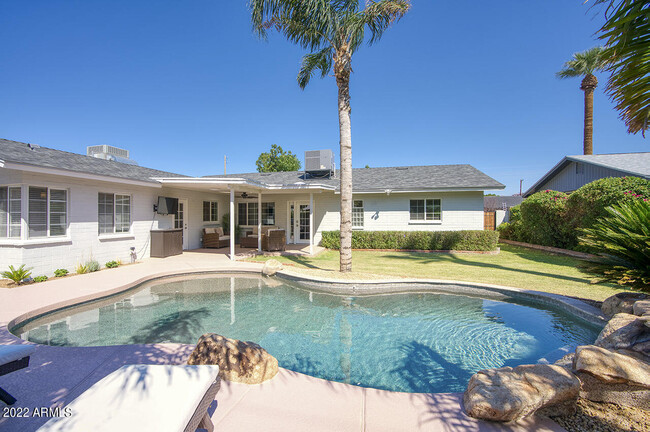 Building Photo - 4233 E Mulberry Dr