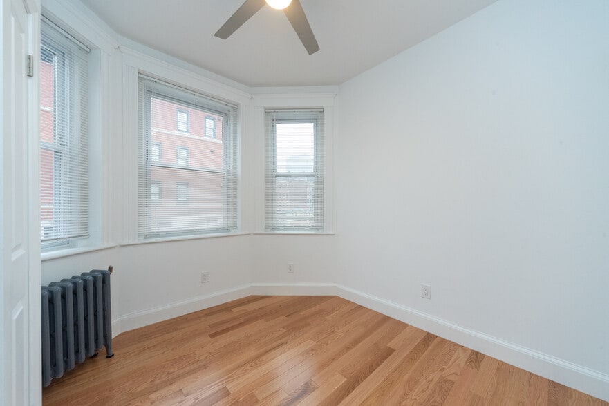 Building Photo - 95 Park Dr