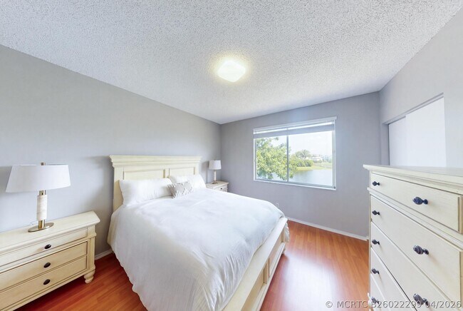 Building Photo - 16635 Hemingway Dr