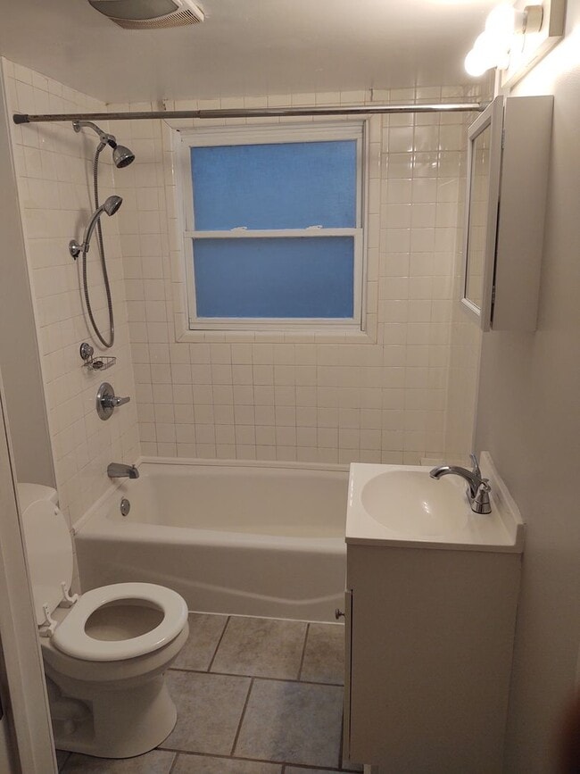 Building Photo - 2 Bedroom 1 Bath Basement Apartment in Historic Downtown Sylva $1300 a month with year-long lease.