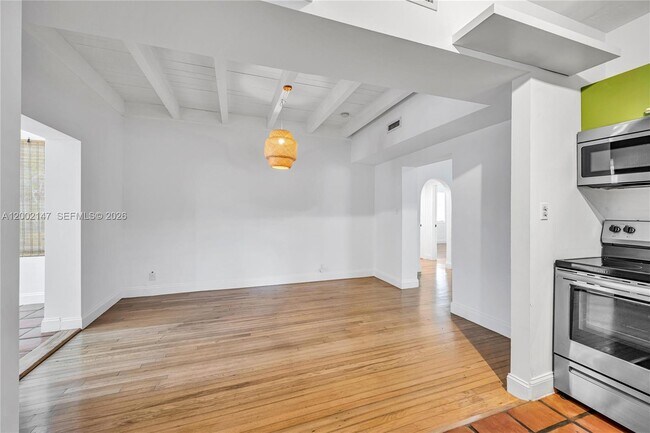 Building Photo - 429 NE 73rd St