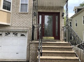 Building Photo - 112 Hillyer St