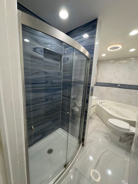 Building Photo - 221 NW 75th St