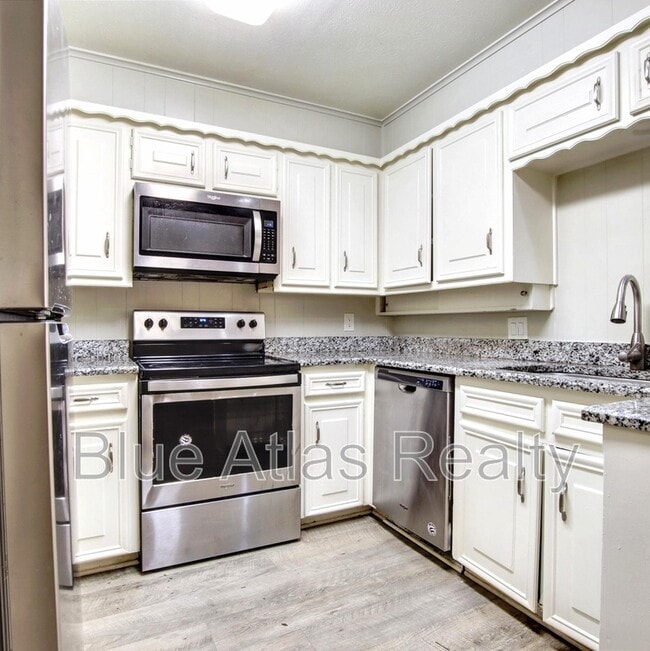 Building Photo - 4439 Altamesa Blvd