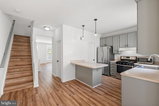 Building Photo - 2372 Woodland Pond Ln