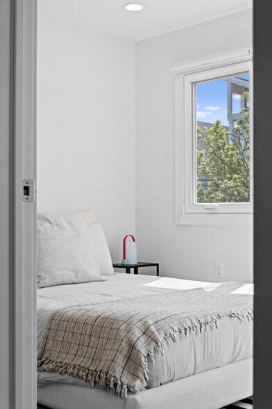 Building Photo - 9417 Winchester Ave