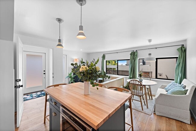 Building Photo - Woods Cove Ocean View Apartment