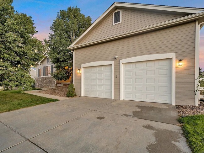 Building Photo - 2228 Red Maple Cir