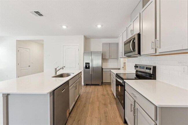 Building Photo - 2113 Walnut Crk Dr