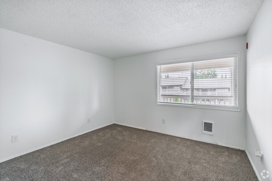 2BR, 1BA - 980SF - Second Bedroom - Bluffs at Evergreen