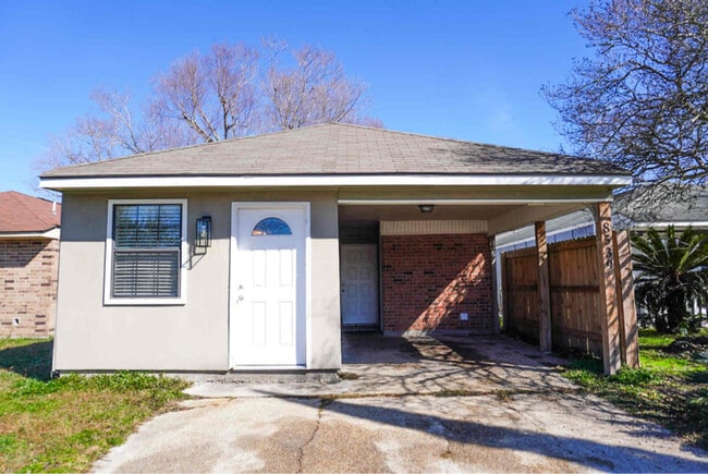 Building Photo - 8539 Longwood View Ave