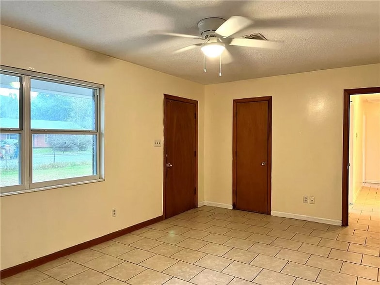 Building Photo - 2226 Formosa Cir