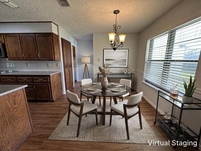 Building Photo - 807 Bass Cir