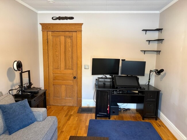 Building Photo - 433 McKinley St