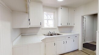 Building Photo - 109 W Ely St