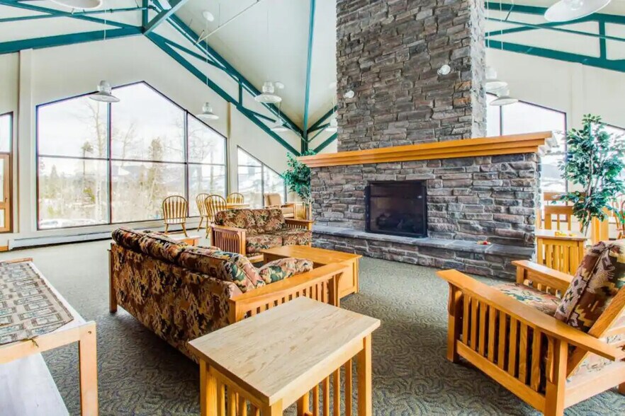 Building Photo - 2200 Lodgepole Cir