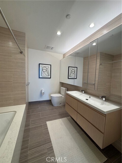 Building Photo - 877 Francisco St