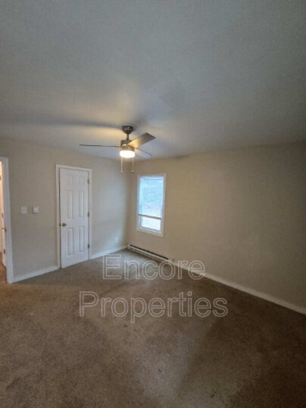 Building Photo - 402 Shaw St