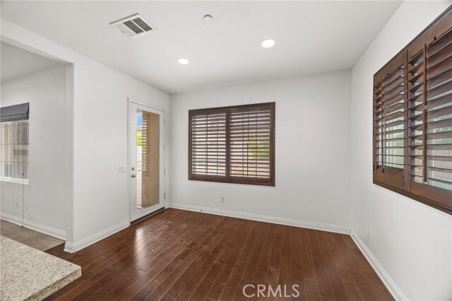 Building Photo - 6894 Tourmaline Dr