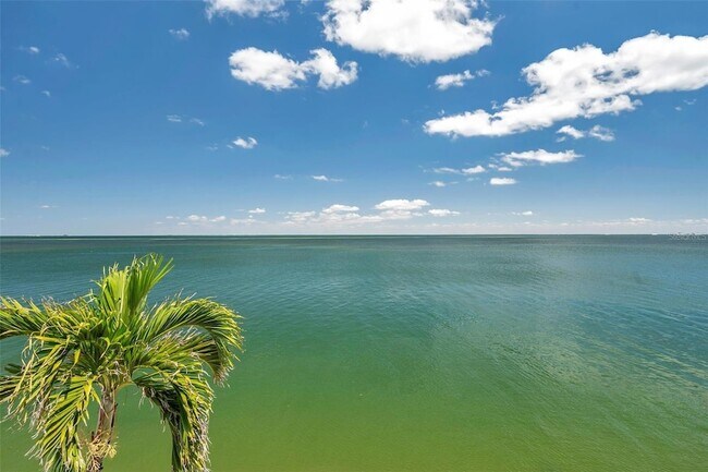 Building Photo - 4768 Coquina Key Dr SE