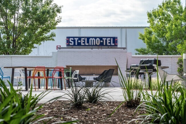 Building Photo - Modern 1 Bedroom, 1 Bath Condo at Public Lofts