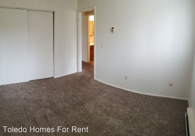 Building Photo - 2255 W Laskey Rd