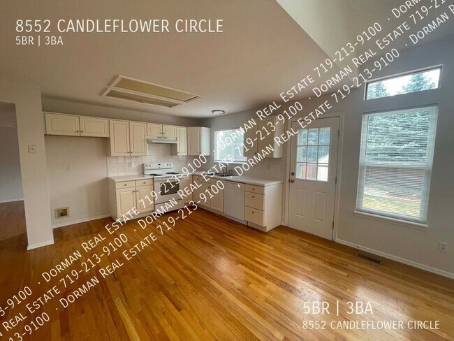Building Photo - 8552 Candleflower Cir