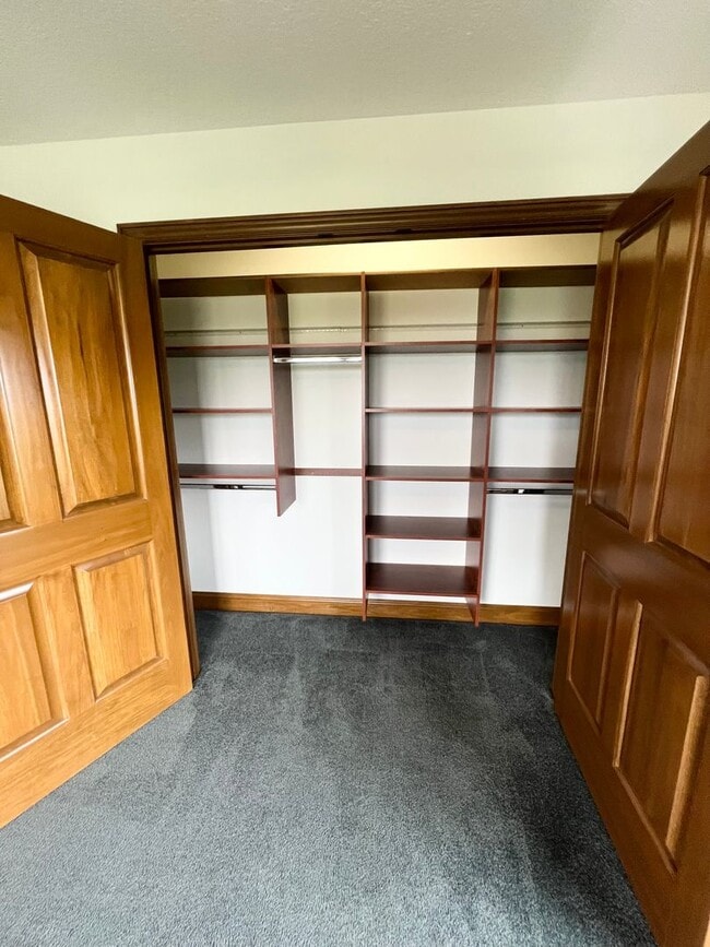 Building Photo - NEW LISTING! 3 Bedroom home