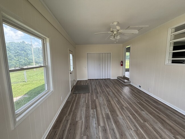 Building Photo - 1307 Allen Rd