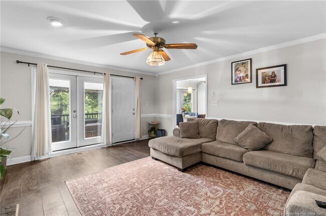 Building Photo - 3532 Kelburn Dr