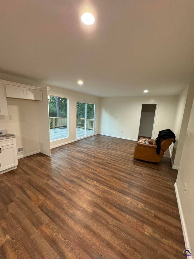 Building Photo - 104 Acorn Ridge Ct