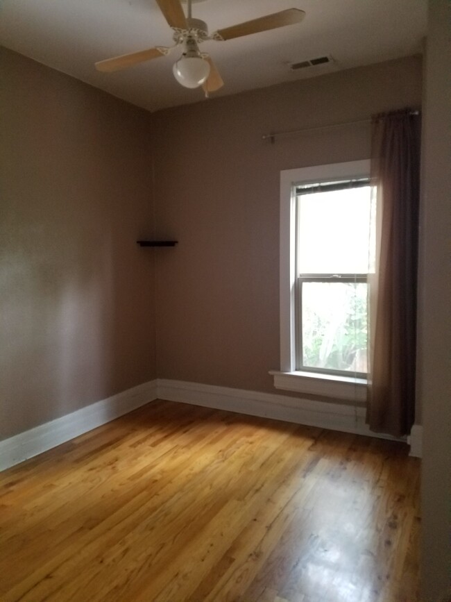 Bedroom #2 - 2473 W Argyle Pl