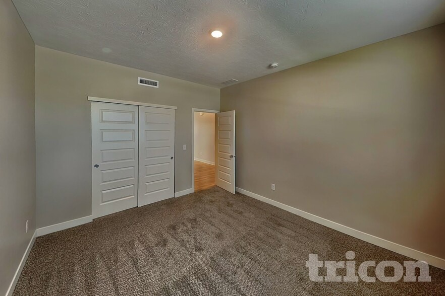 Building Photo - 2069 S Copperstone Dr