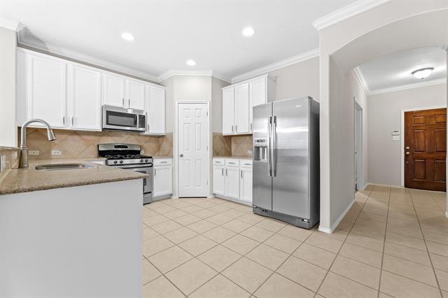 Building Photo - 5812 Pebble Ridge Dr