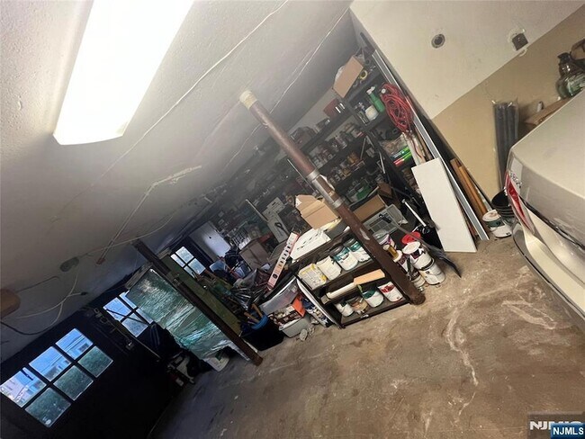 Building Photo - 26 Wayne St