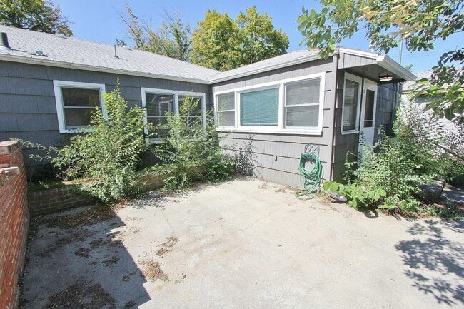 Building Photo - 1212 N 20th St