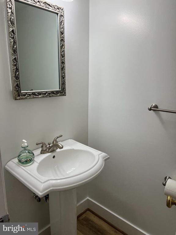 Building Photo - 9502 Tregaron Pl